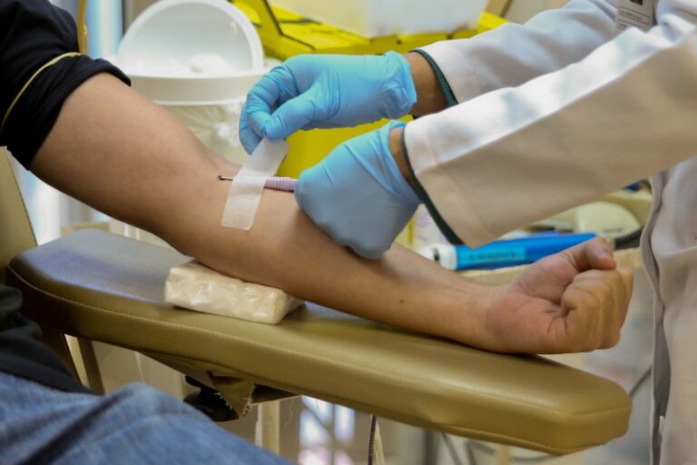 DENGUE: Servidores reclamam de jornada de trabalho de 40 horas com remuneração de 30 horas