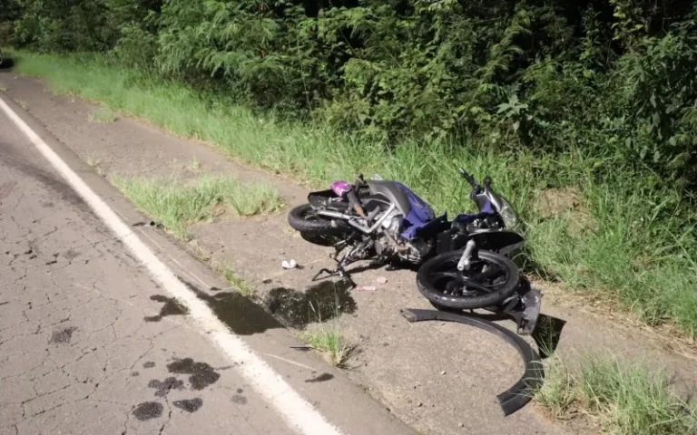Motociclista perde perna e morre após grave acidente