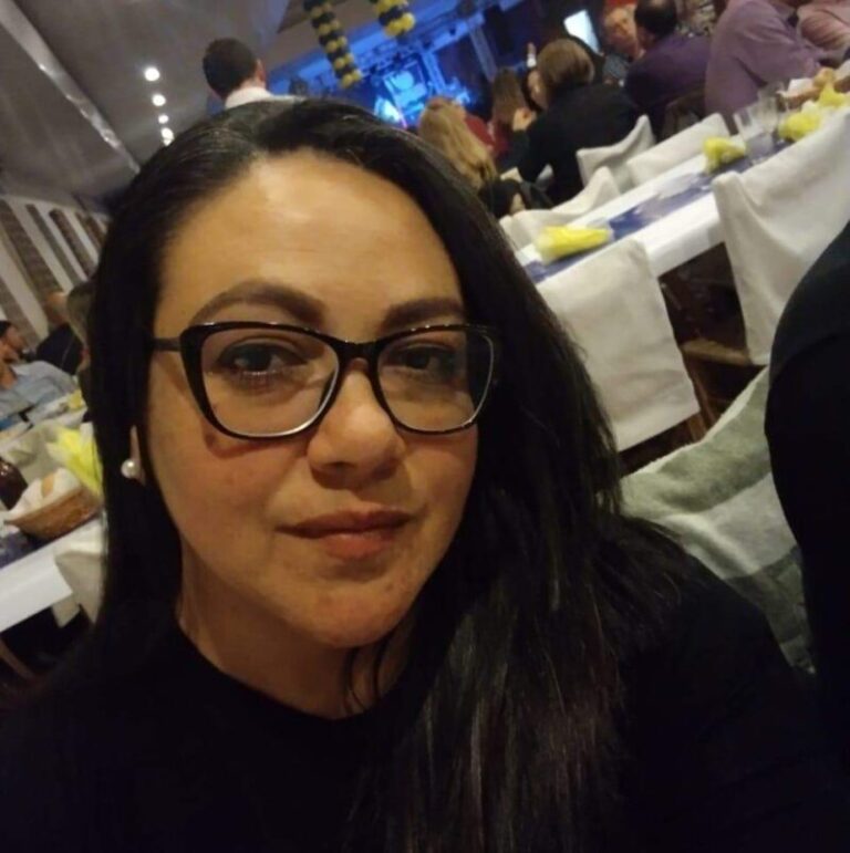 MORTE NO TRÂNSITO: Mulher morre após acidente entre dois carros