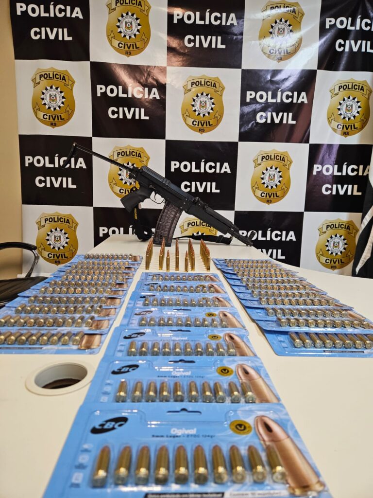 CANOAS: Polícia Civil apreende fuzil e mais de 280 munições em residência