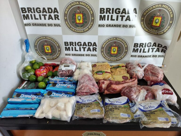 FLAGRANTE: Polícia apreende “rancho” que seria arremessado para dentro do presídio