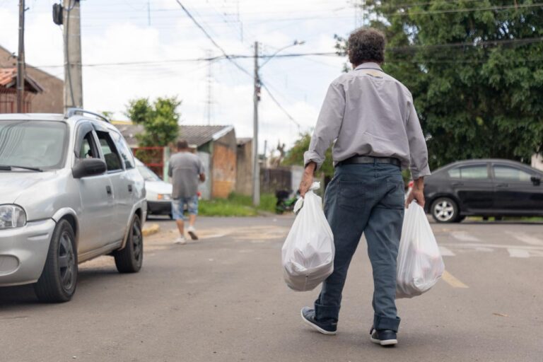 CANOAS: Saiba como idosos poderão receber cestas básicas