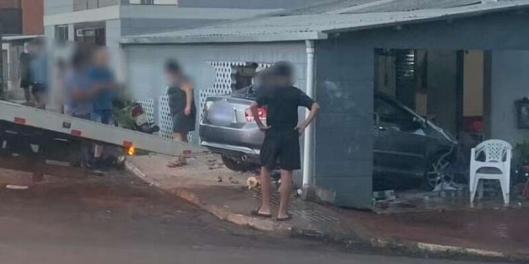 POLÍCIA: Bebê de 7 meses fica ferido após carro invadir casa