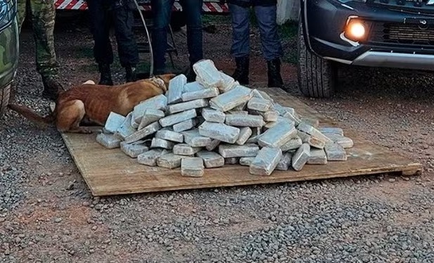 POLÍCIA: Motorista é preso transportando 200 tablets de cocaína