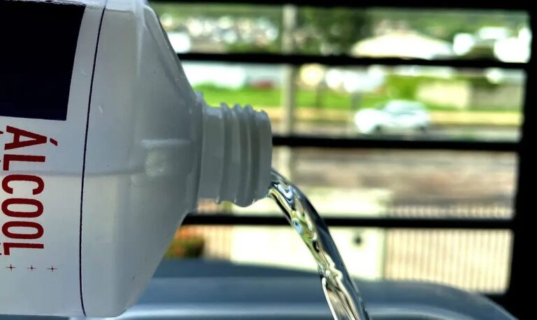 Anvisa proíbe venda de álcool líquido 70%; Saiba motivo e quando entra em vigor