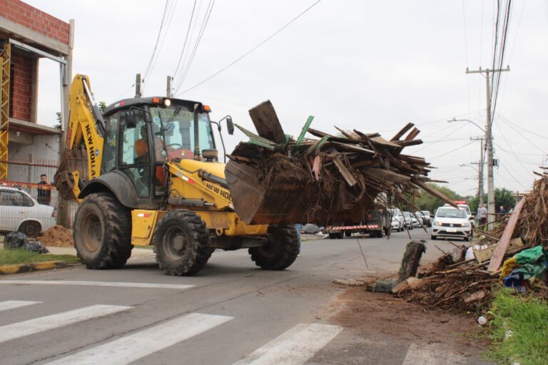 CANOAS: “Vamos deixar a cidade em ordem”, afirma prefeito Jairo Jorge durante retomada do Choque de Limpeza