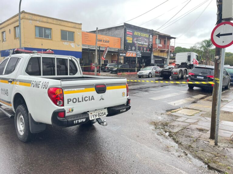 Ciclista morre após ser atingido por caminhão em Canoas