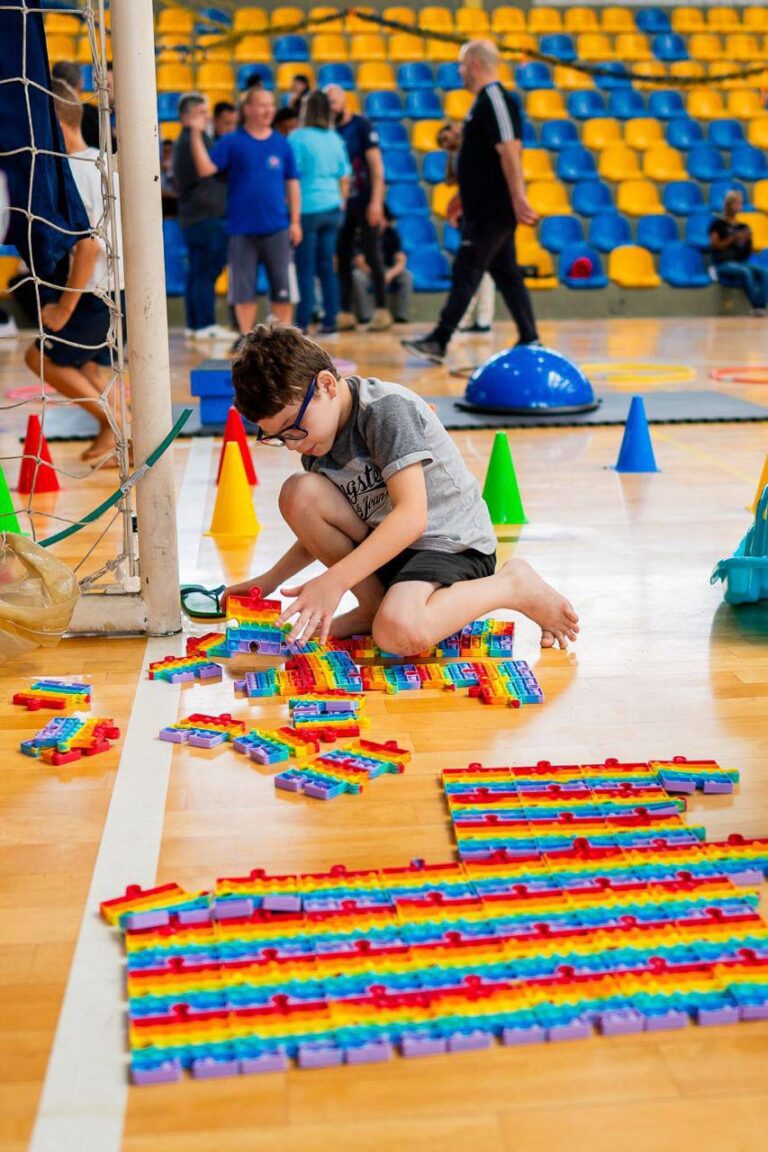 lei substitiu sirenes de escolas por música