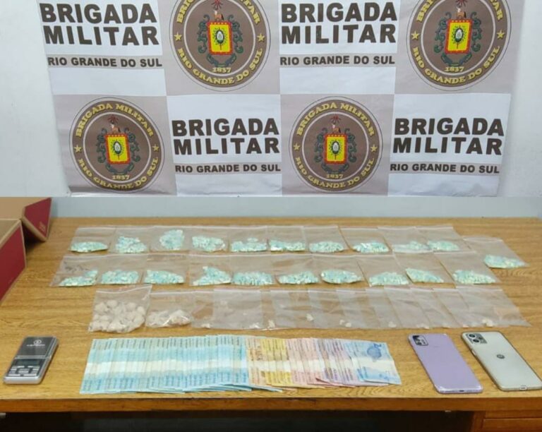 CANOAS ADOLESCENTES APREENDIDOS