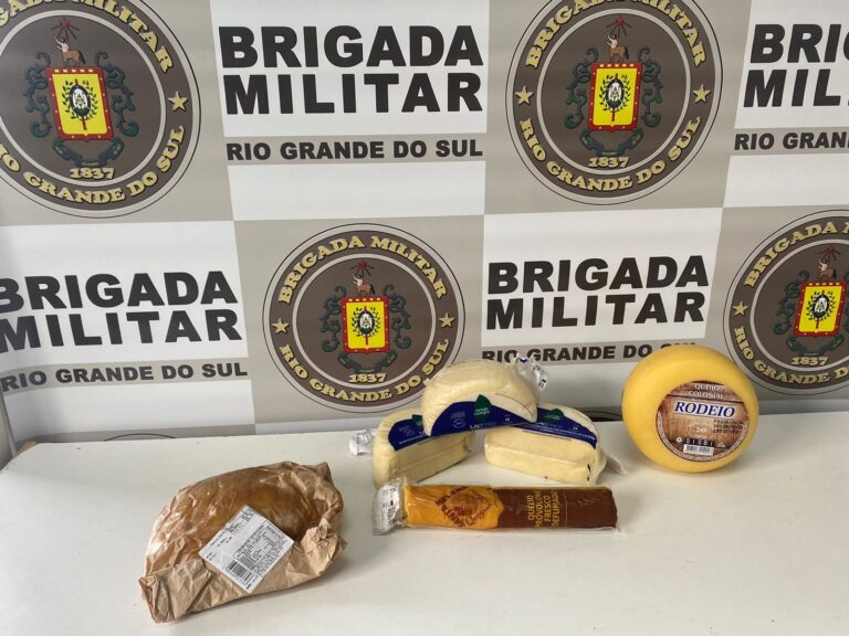 A mulher foi contida pelos funcionários