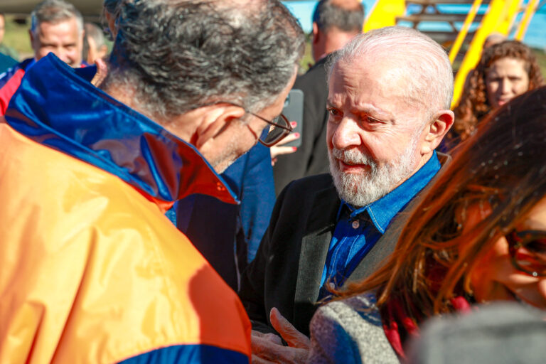 “Todo mundo que perdeu a casa, vai ter sua casinha”, afirma Lula em conversa com Jairo Jorge