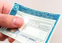 O Detran RS disponibiliza a partir desta quarta-feira (22), em caráter de contingência, o serviço de emissão gratuita de segunda via da carteira nacional de habilitação (CNH). A medida é direcionada aos condutores das cidades atingidas pelos eventos climáticos, que tinham sua CNH emitida no Rio Grande do Sul dentro do prazo de validade.