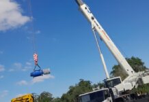 A Corsan instalou mais uma bomba flutuante em Canoas. O novo equipamento vai aumentar a vazão de água para a ETA Niterói