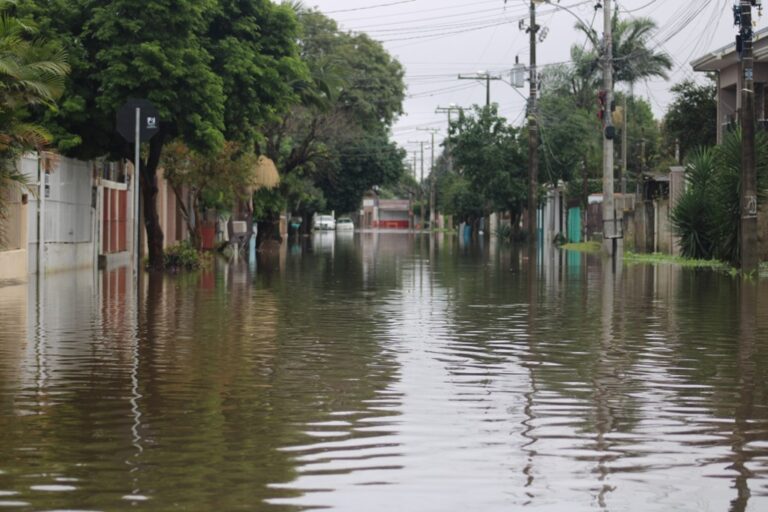 INMET emite alerta para chuvas intensas de até 100 milímetros em Canoas