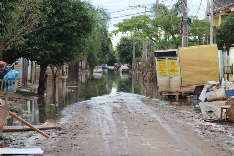 Veja como confirmar dados e receber auxílio reconstrução de R$ 5,1 mil