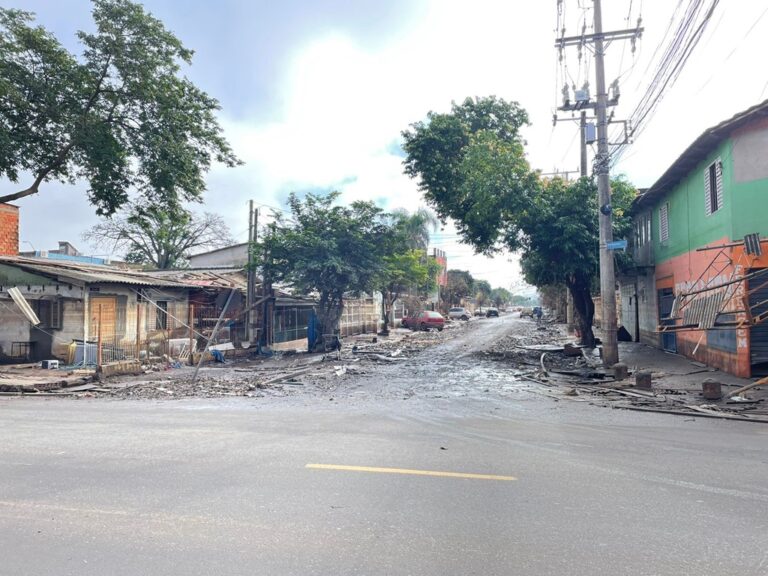 O trânsito está sendo liberado aos poucos