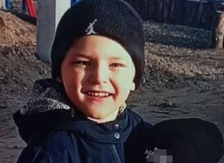 Uma criança de 4 anos foi encontrada morta dentro de uma máquina de lavar. O menino estava desaparecido há dois dias.