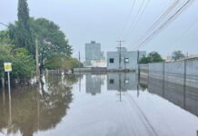 O nível do Rio Gravataí está baixando em Canoas. Na manhã desta quinta-feira (16) a Prefeitura retirou o alerta de evacuação do bairro Niterói.