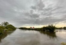 O Rio Gravataí registrou aumento em seu volume devido às chuvas do último fim de semana, atingindo 5m86cm no início da tarde desta segunda-feira (13), um aumento de 10 centímetros em relação ao dia anterior.