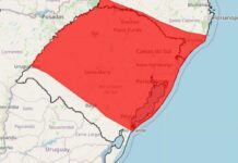 INMET emite novo alerta vermelho de tempestades para as próximas horas no Rio Grande do Sul. Há risco de alagamentos