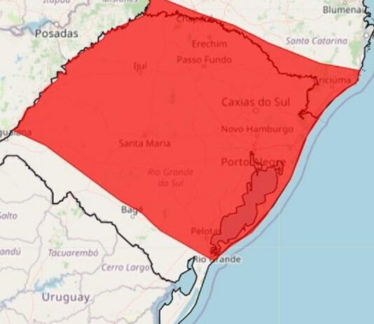 INMET emite novo alerta vermelho de tempestades para as próximas horas no Rio Grande do Sul. Há risco de alagamentos