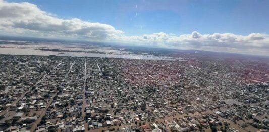 Um vídeo publicado pelo comunicador Luciano Potter mostra imagens aéreas do bairro Mathias Velho, em Canoas