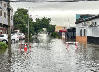 Por conta dos transtornos causados pela forte chuva que atinge Canoas desde o último sábado (27), a Unidade Básica de Saúde Nova Niterói não abrirá para atendimentos nesta quinta-feira (2).