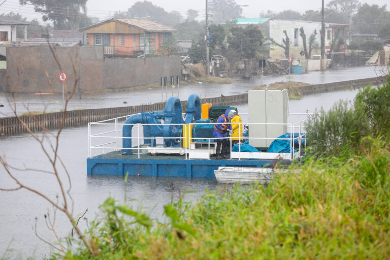 Enchente em Canoas: Capacidade de drenagem de água é ampliada no dique do Mathias Velho