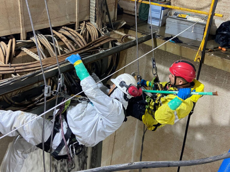 A Corsan informou que 39 mil residências seguem sem água em Canoas. De acordo com a empresa, ainda não há uma previsão de normalização