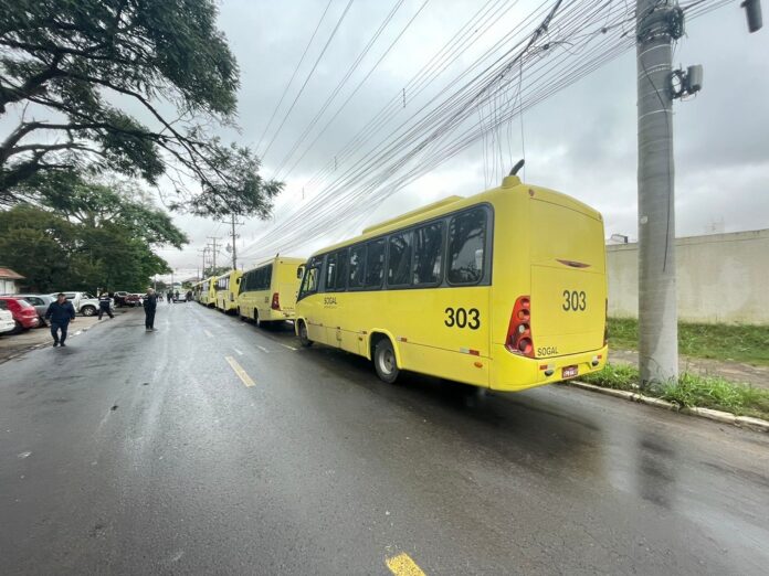 A Sogal está disponibilizando, desde a noite da última quinta-feira (2), ônibus gratuitos no bairro Mato Grande, em Canoas. O transporte está sendo realizado em áreas onde a Prefeitura alertou para a evacuação imeditada.