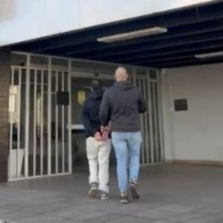 Os policiais apuraram que os abusos aconteceram quando o menino foi visitar o pai que era irmão do preso