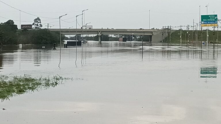 BR-386 está submersa em Canoas
