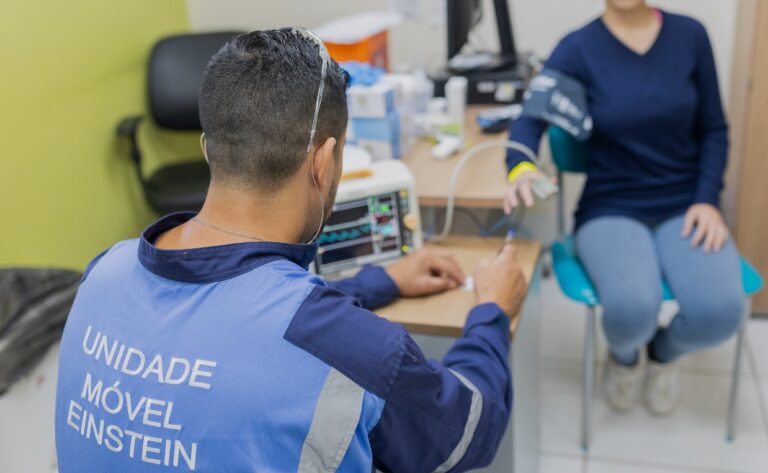 Médicos do Albert Einsten de São Paulo estão atendendo em Canoas