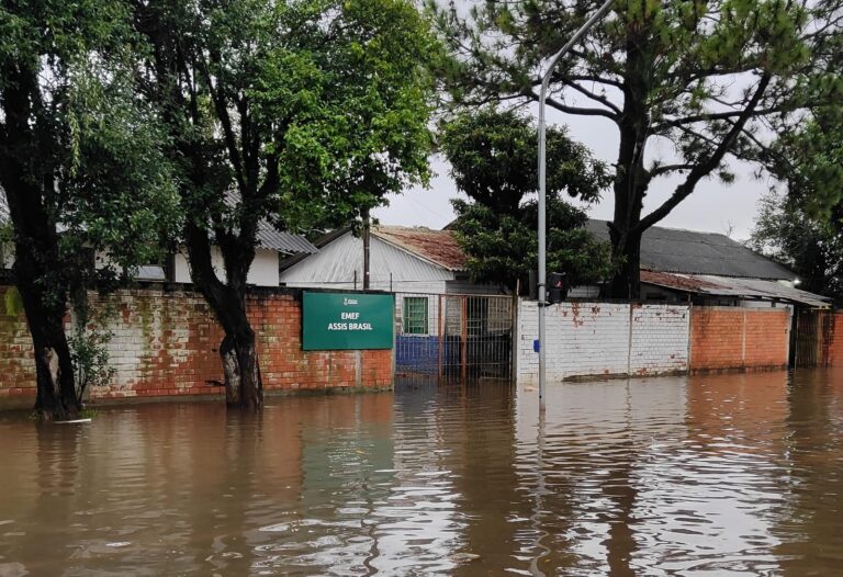 Enchente em Canoas: Prefeitura suspende aulas até dia 31 de maio