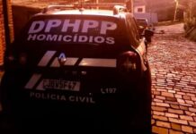 Mulher mata marido a facadas. , o homem e a mulher discutiram e brigaram na noite anterior, a suspeita é de que a mulher usou uma faca.