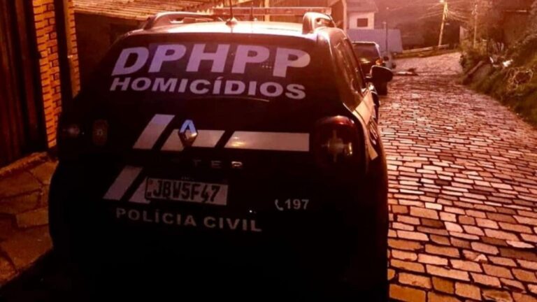 Mulher mata marido a facadas. , o homem e a mulher discutiram e brigaram na noite anterior, a suspeita é de que a mulher usou uma faca.