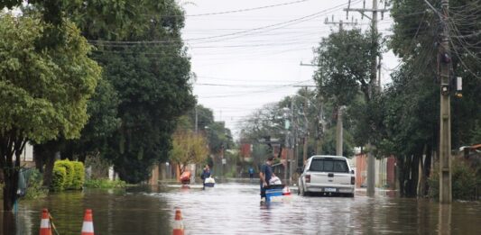 Prefeitura de Canoas alerta para chuva forte e rajadas de vento. O volume de precipitação poderá chegar a 40mm.