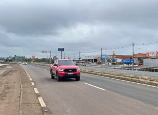 O trecho da BR-386, entre Canoas e Nova Santa Rita, está totalmente liberado. A rodovia estava bloqueada desde o dia 3 de maio quando a água invadiu a pista.