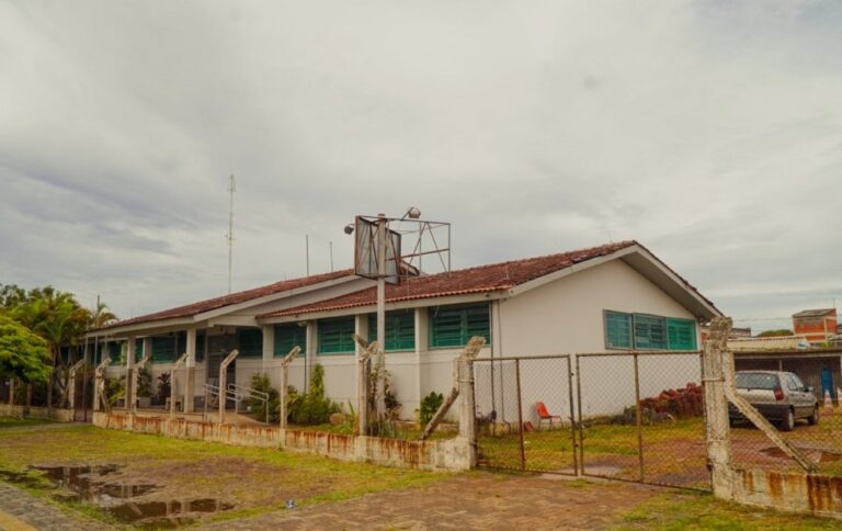 Por causa da previsão de chuva intensa para as próximas horas, a Prefeitura de Canoas abriu na tarde desta quarta-feira (1°) o Albergue Municipal para atender pessoas em situação de rua. O local está aberto desde às 13h.