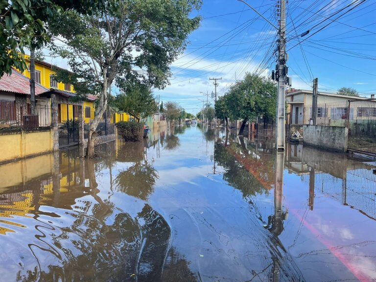 A Agência GBC está acompanhando de perto a situação no bairro Fátima, onde a água da enchente está recuando significativamente. Após dias intenso, as ruas começam a se tornar mais transitáveis, trazendo alívio aos moradores.