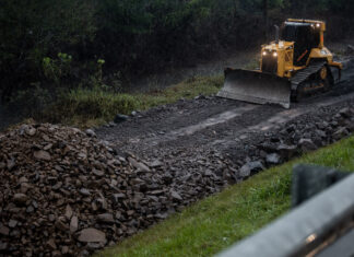 Enchente em Canoas: a Prefeitura começou a construção de uma estrada de acesso para o dique do bairro Mathias Velho