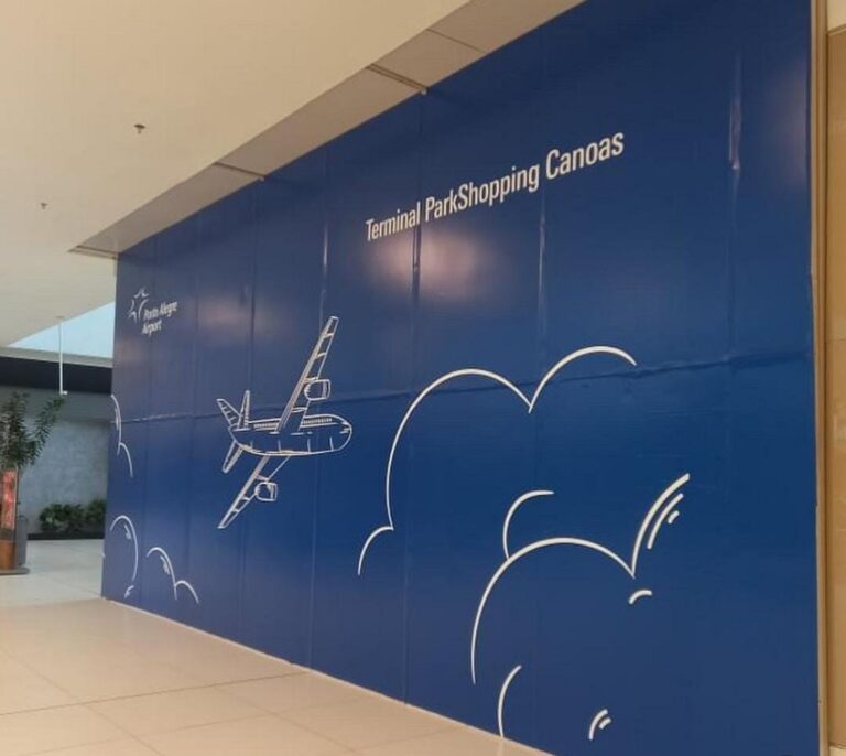 O ParkShopping Canoas foi transformado em um terminal de aeroporto. Será nele, que passageiros dos voos comerciais que utilizarão a Base Aérea para chegadas e partidas irão fazer o check-in e despacho de malas.