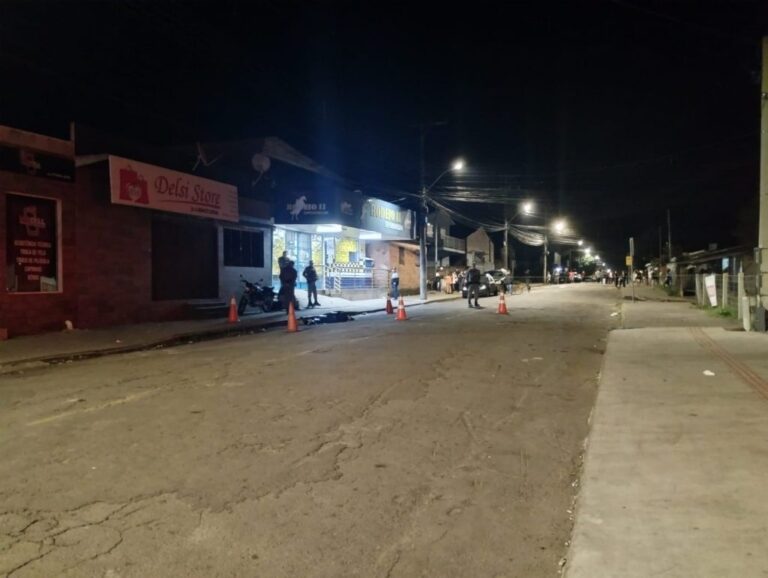 Adolescente é morto a tiros. Luiz estava em casa comemorando o seu aniversário, quando recebeu uma ligação no seu celular.      