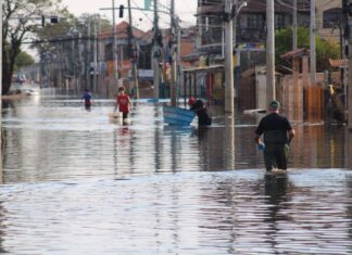 O governo do estado RS está destinando dois tipos de auxílios às vítimas da enchente no estado que juntos pagarão R$4,5 mil