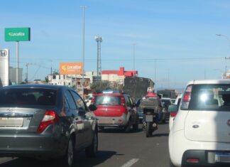 Quem transita pela BR-116 na manhã desta terça-feira (4), em Canoas, precisa ter atenção e muita paciência. Um grande congestionamento está sendo reportado sentido Interior x Capital.