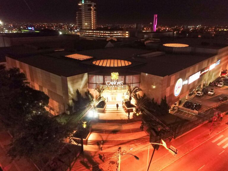 O Canoas Shopping lançou a campanha Amor de Viagem destinada às compras feitas para o Dia dos Namorados. A promoção começou dia 19 de abril e precisou ser prorrogada até 26 de junho por conta da enchente que atingiu o estado.