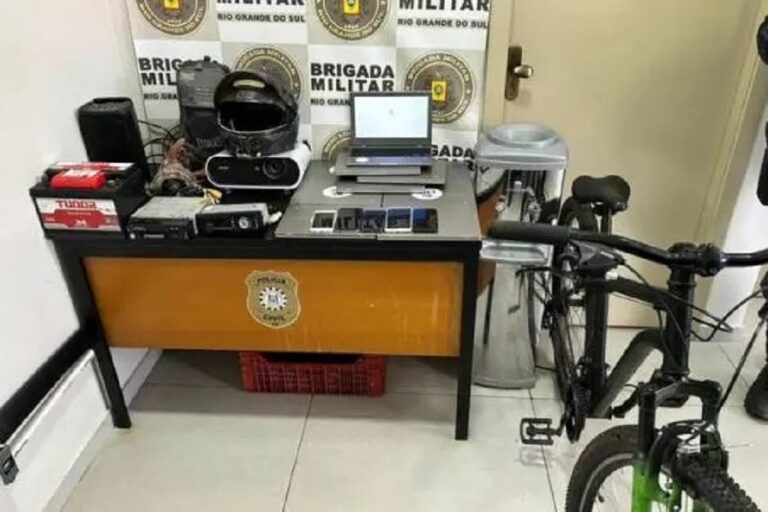 Criminosos furtam escola. Três homens são presos com materiais furtados de escola. O caso aconteceu na última sexta-feira (28) em Passo Fundo