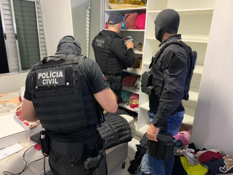 O delegado Gustavo Bermudes, titular da Delegacia de Repressão às Ações Criminosas Organizadas (DRACO) de Canoas, detalha em entrevista como foi a Operação Irmandade. A ação foi deflagrada na manhã desta quinta-feira (13).