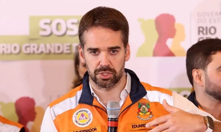 O governador Eduardo Leite (PSDB) divulgou um vídeo nesta sexta-feira (14) apresentando os prognósticos de chuva para os próximos dias no Rio Grande do Sul. Ele alerta para a possibilidade de precipitação de 250 milímetros em regiões próximas de Caxias do Sul, Passo Fundo e na fronteira com a Argentina.