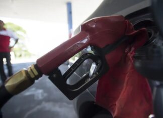 A gasolina pode ficar mais cara com a Medida Provisória (MP) 1227/24 para compensar a desoneração de setores da economia